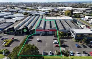 1,471sqm on Morrin Rd - Ideal for Trade Retail