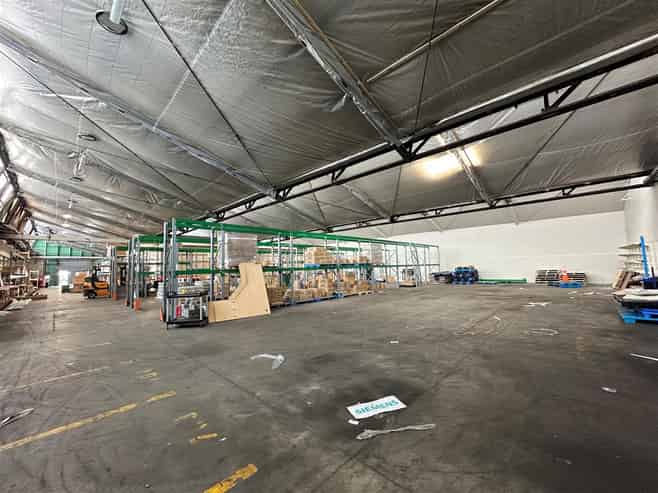 1,471sqm on Morrin Rd - Ideal for Trade Retail