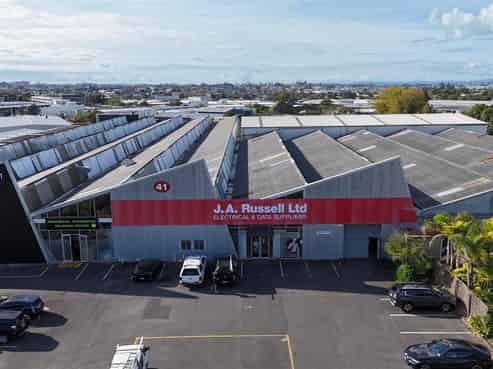 1,471sqm on Morrin Rd - Ideal for Trade Retail