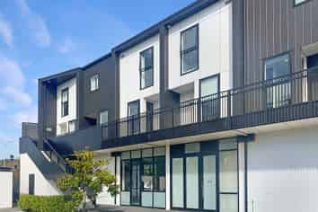 15/4 Waverley Street, Sydenham