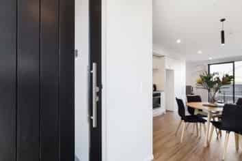 15/4 Waverley Street, Sydenham