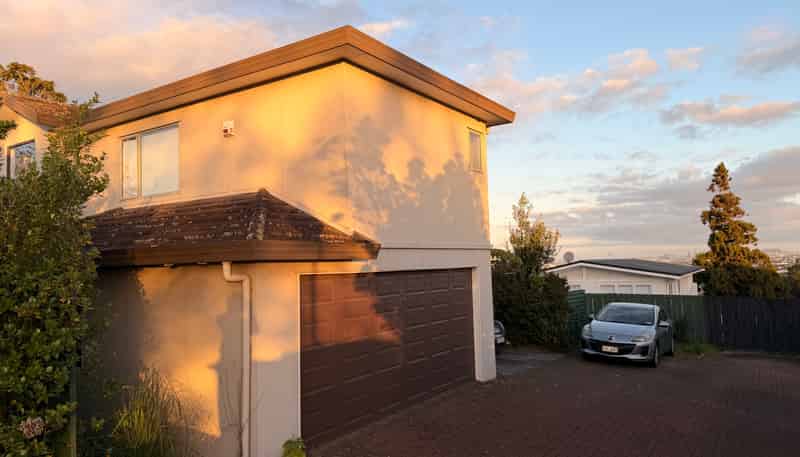 2/227 Sunset Road, Sunnynook