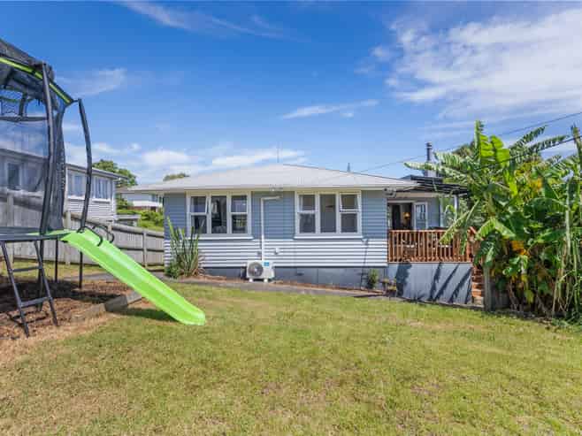8 Gilliam Street, New Lynn