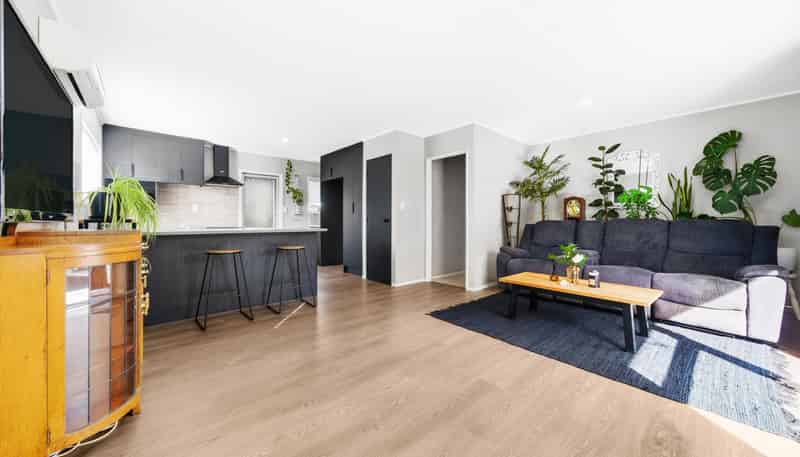 1/94A Clevedon Road, Papakura
