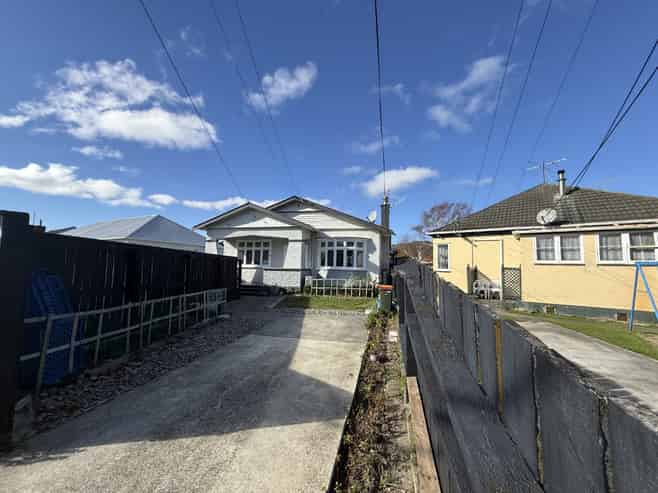 14 Athlone Crescent, Boulcott