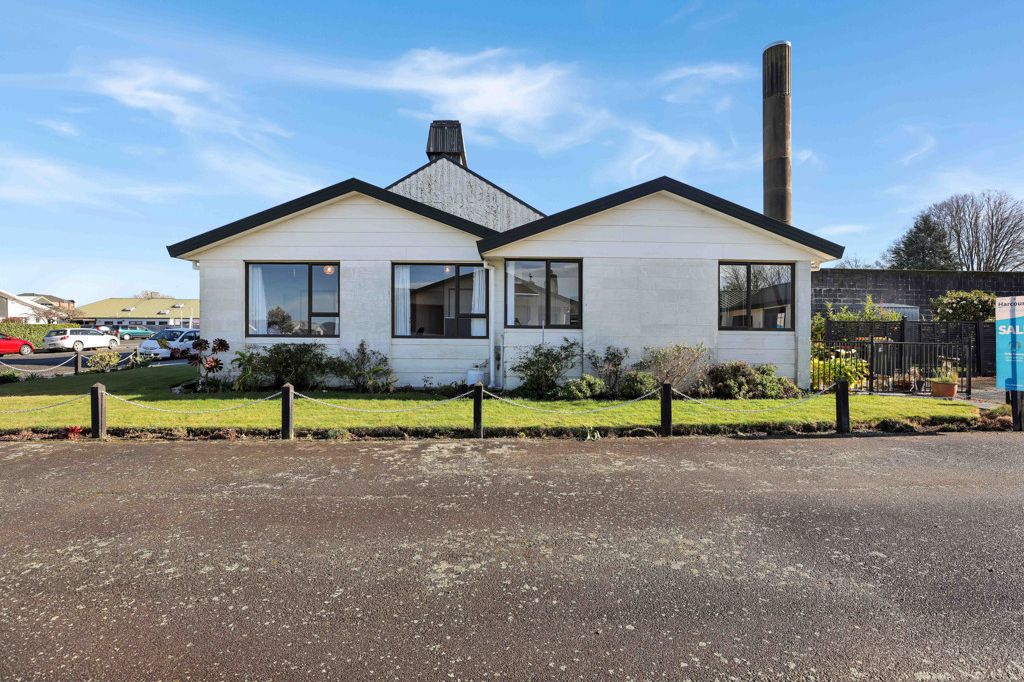Just Steps From The Heart Of Town! 1