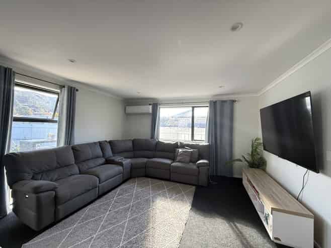 34 Te Ara O Toroa, Wainuiomata
