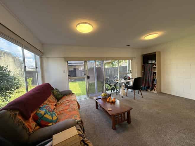 8E Montgomery Crescent, Clouston Park