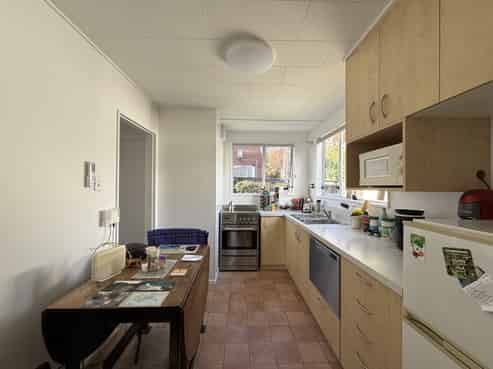 8E Montgomery Crescent, Clouston Park