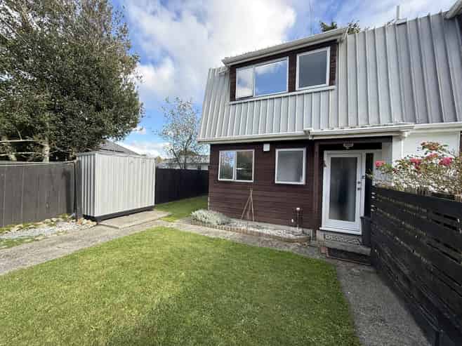 8E Montgomery Crescent, Clouston Park