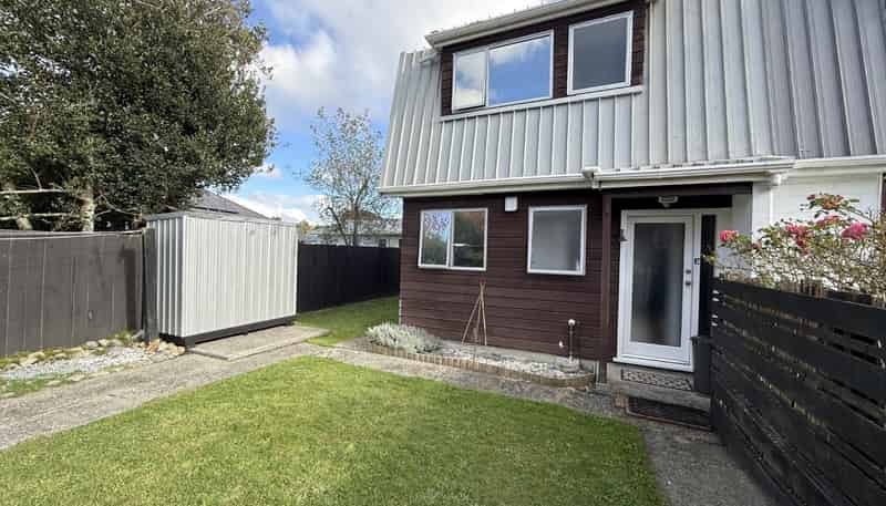 8E Montgomery Crescent, Clouston Park