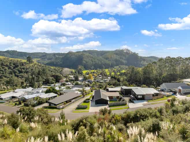 10 Manatu Close, Whangamata