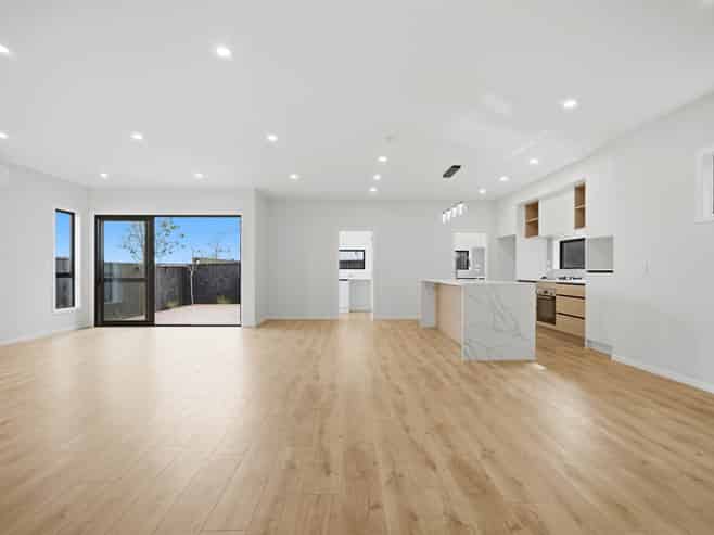 4/55 Spencer Road, Oteha