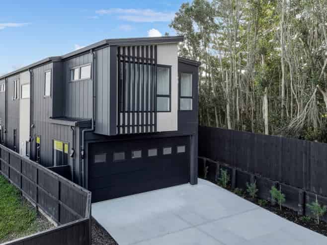 4/55 Spencer Road, Oteha