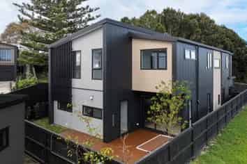4/55 Spencer Road, Oteha