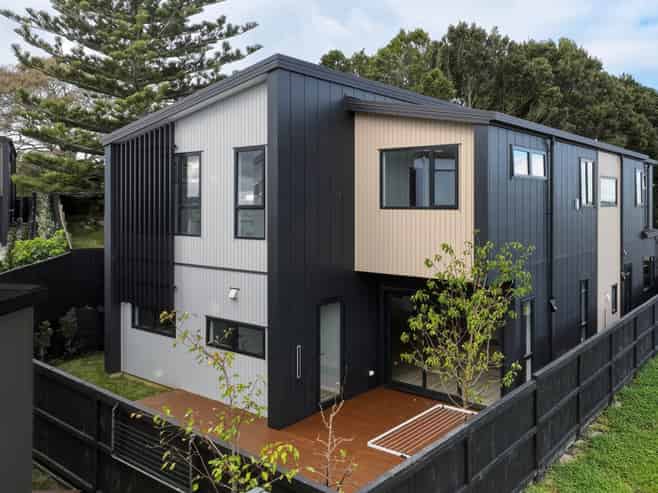 4/55 Spencer Road, Oteha