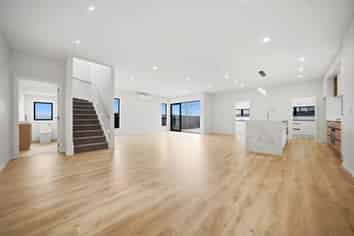4/55 Spencer Road, Oteha