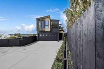 4/55 Spencer Road, Oteha