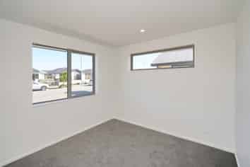 38 Edlin Lane, Pegasus