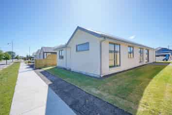 38 Edlin Lane, Pegasus