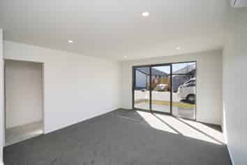 38 Edlin Lane, Pegasus