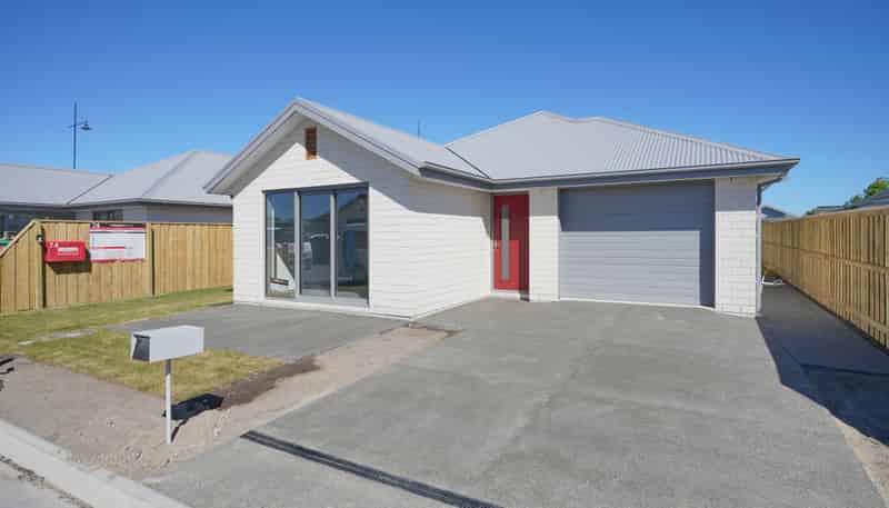 38 Edlin Lane, Pegasus
