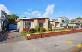 5 Marine Parade, Paraparaumu Beach