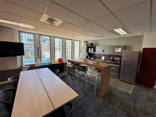 Full Floor with Top Quality Fit-Out