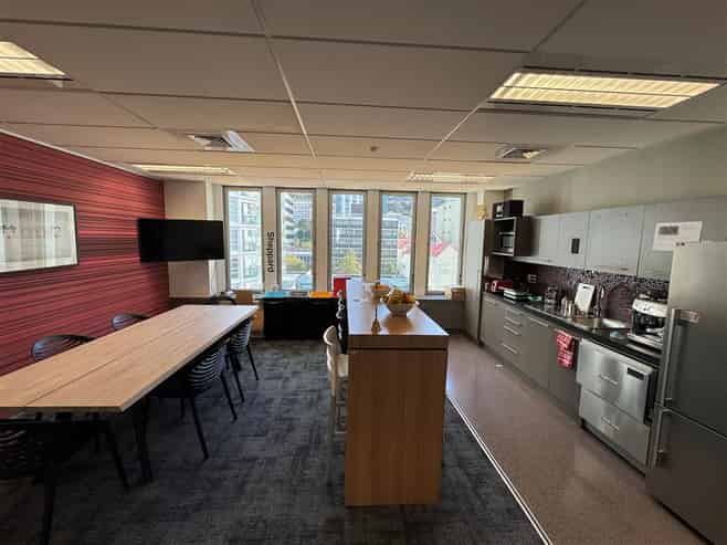 Full Floor with Top Quality Fit-Out