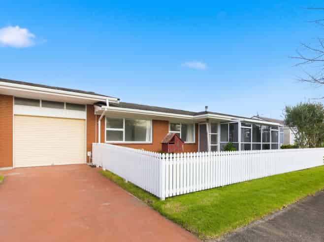 4 Tupaea Place, Otumoetai