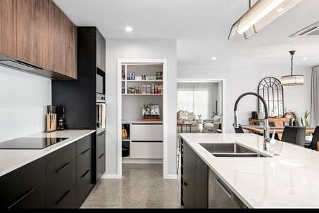 Modern Family Home in Whataupoko - Изглед 2