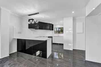 15 Mckean Avenue, Manurewa