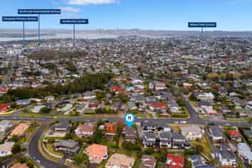 128 Coronation Road, Hillcrest