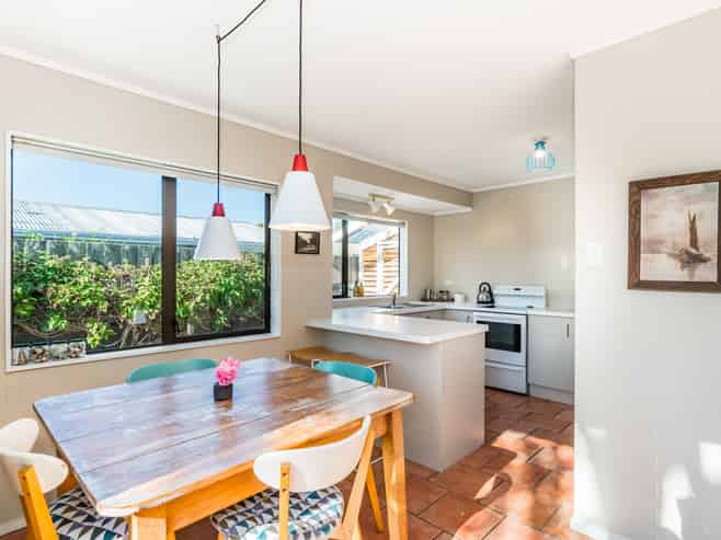 7 Rodney Grove, Paraparaumu