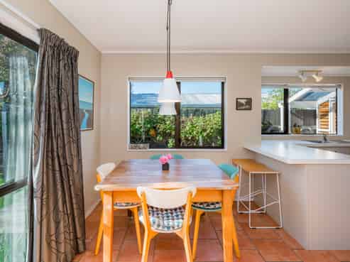 7 Rodney Grove, Paraparaumu