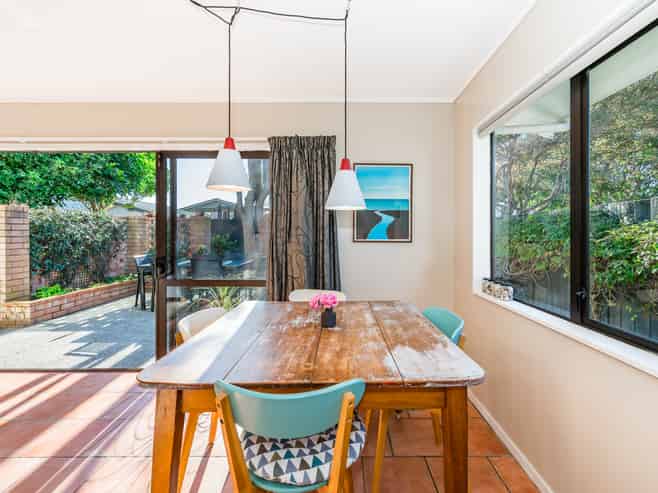 7 Rodney Grove, Paraparaumu