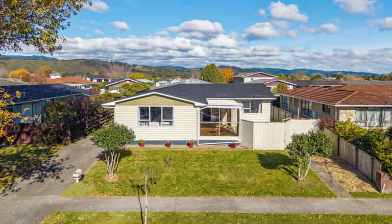 123 California Drive, Totara Park
