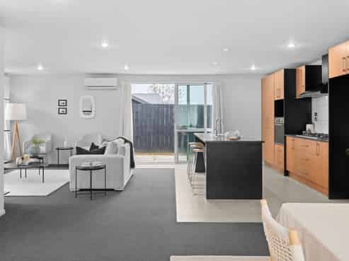 17 + 17A Barwick Place, Huntington