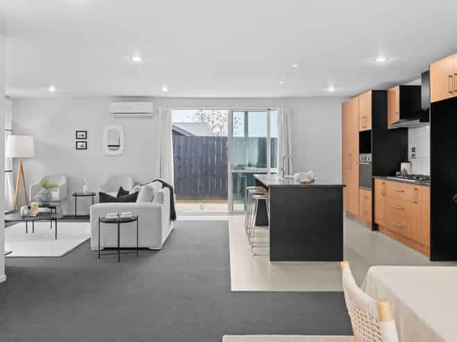 17 + 17A Barwick Place, Huntington