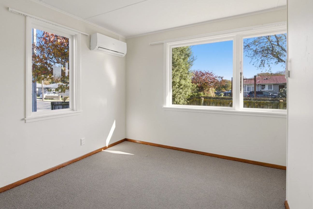 Under offer - first home or potential investment – další