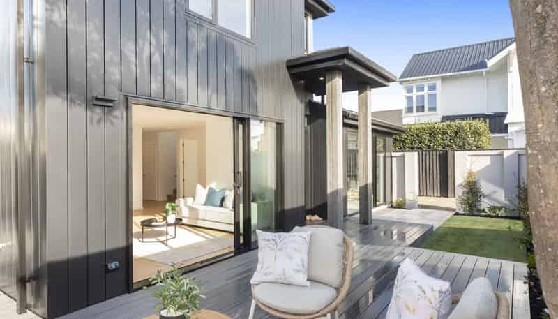 2/61 Murray Place, Saint Albans