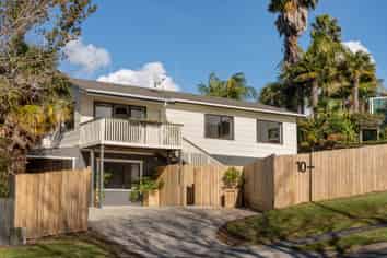10 James Cook Drive, Welcome Bay