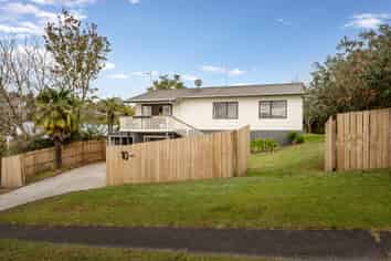 10 James Cook Drive, Welcome Bay
