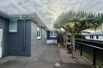13 bradbury Road, Botany Downs