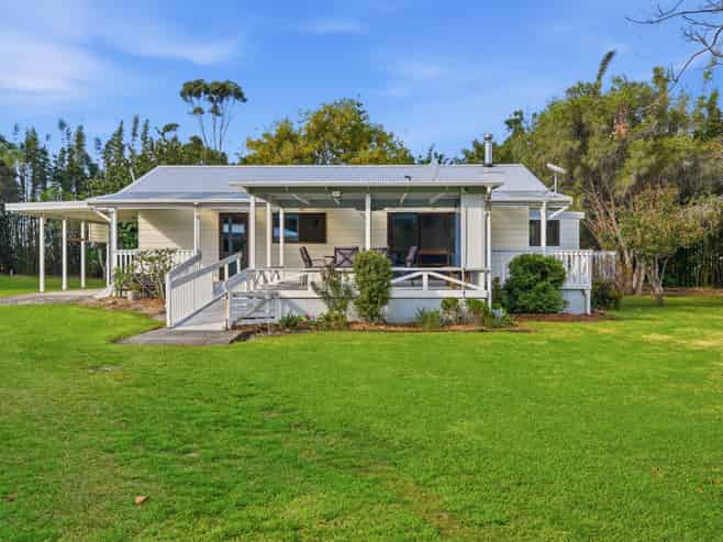 111 Trig Road, Houhora