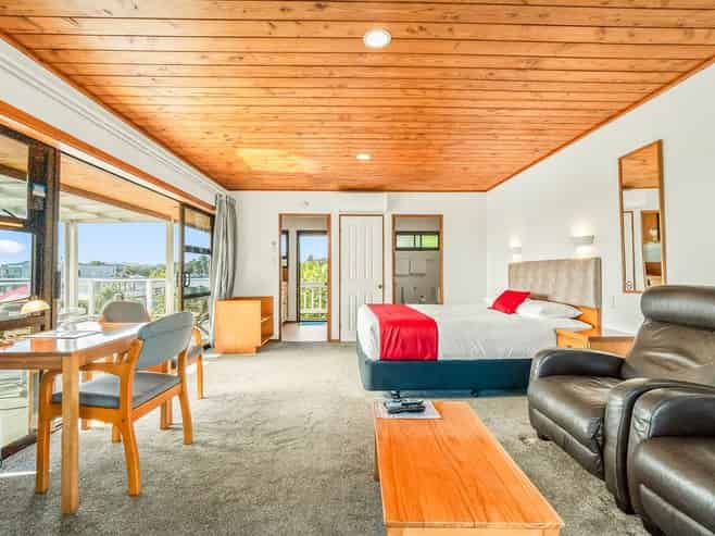 $200,000 Income + Seaview home
