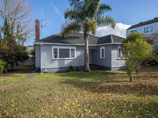 675 Grey Street, Hamilton East