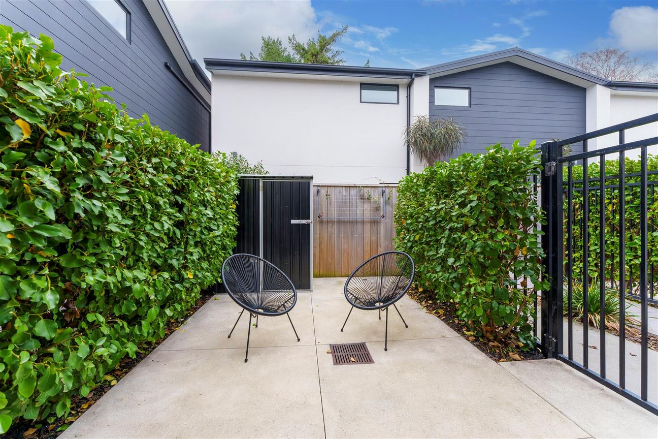 Airbnb Ready - Freehold - Central City Townhouse - Vista 5