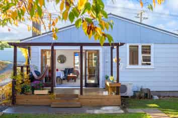 10 Dell Road, Raumati South