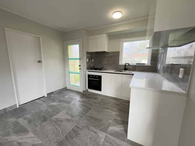 2/14 Elizabeth Street, Papakura